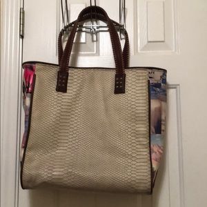 Consuela Classic Tote